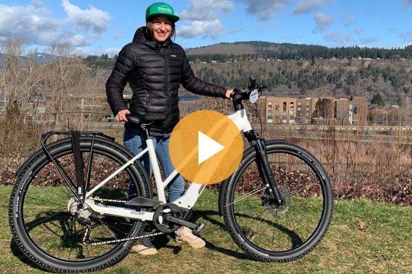 Jodie standing with Scott Sub Cross eBike